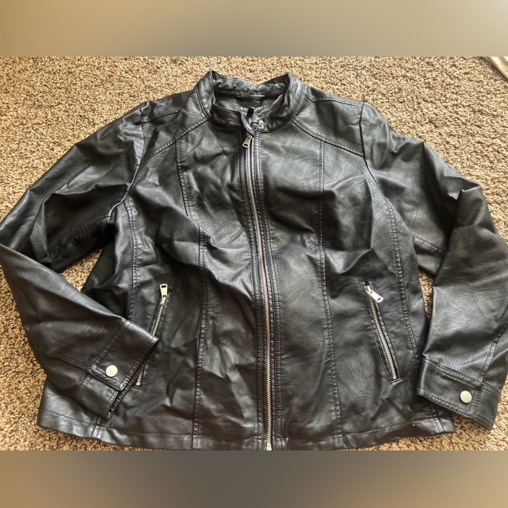 Black Baccini Women’s Faux Leather Jacket Black Size 1x Excellent Condition